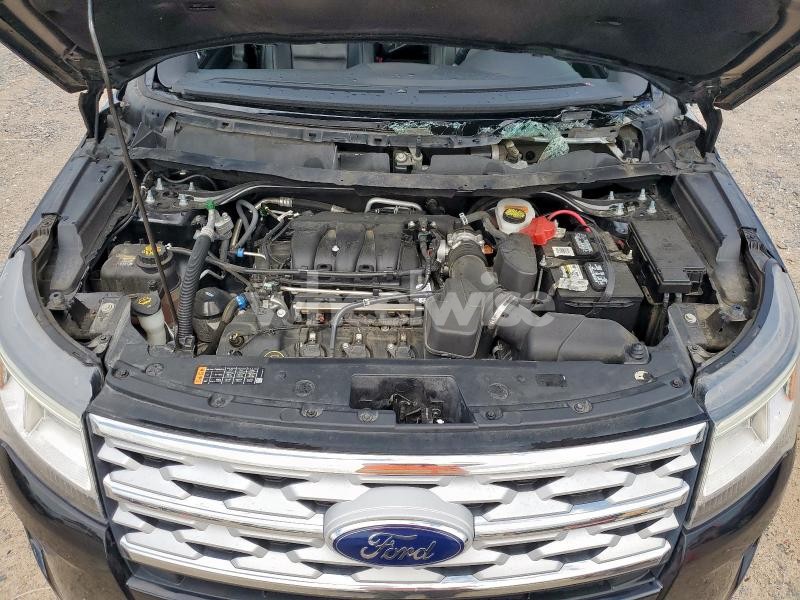 Photo 2 of 2019 FORD EXPLORER XLT (VIN 1FM5K7D80KGB20699)