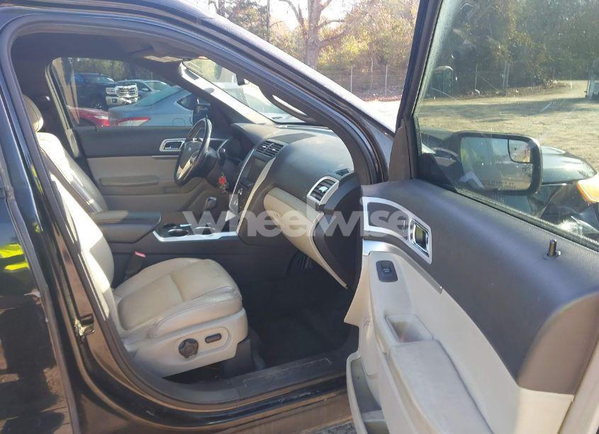 Photo 5 of 2013 Ford Explorer XLT (VIN 1FM5K7D81DGA04074)