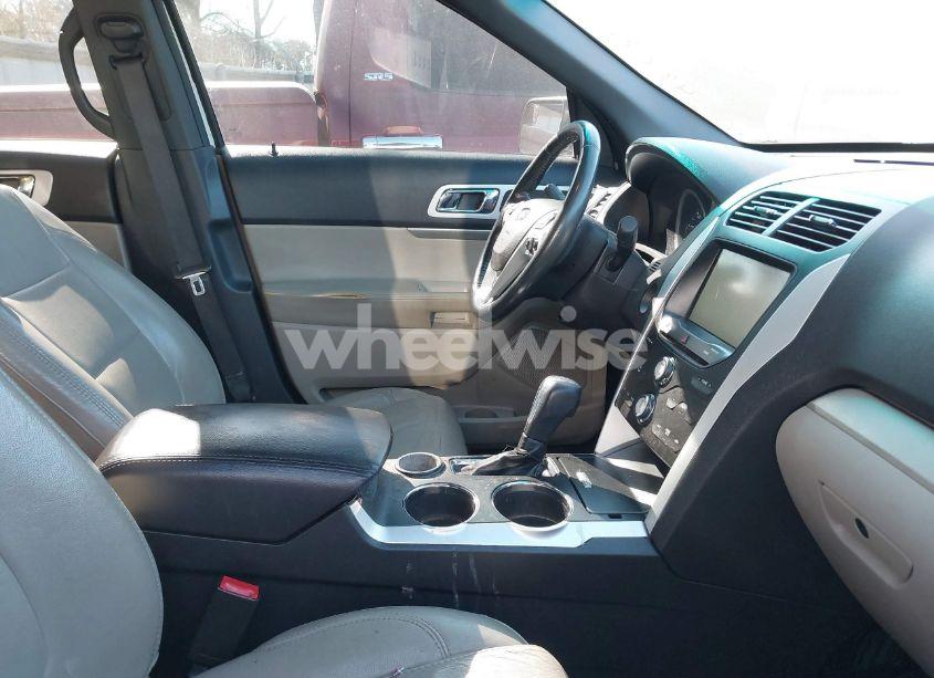 Photo 5 of 2013 Ford Explorer XLT (VIN 1FM5K7D81DGC48033)