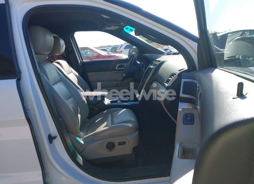 Photo 5 of 2014 Ford Explorer XLT (VIN 1FM5K7D81EGB78261)