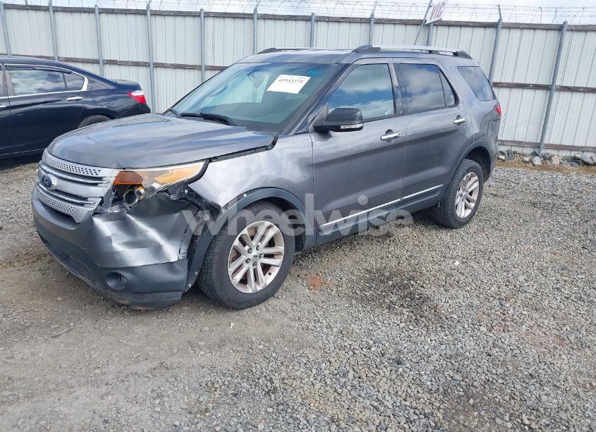 Photo 2 of 2014 Ford Explorer XLT (VIN 1FM5K7D81EGC05331)