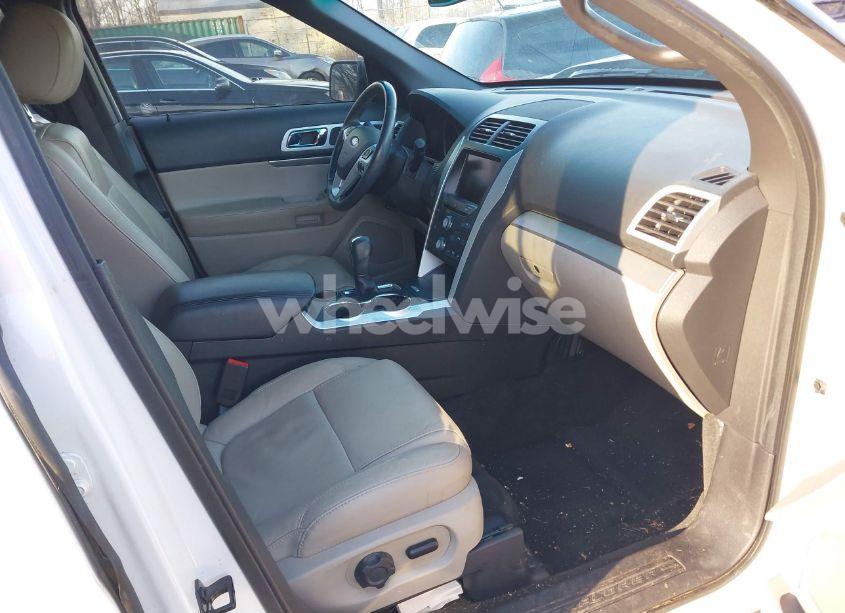 Photo 5 of 2015 Ford Explorer XLT (VIN 1FM5K7D81FGB46315)