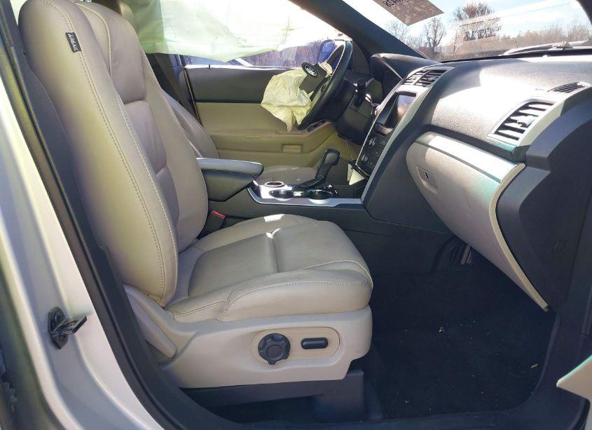 Photo 5 of 2015 Ford Explorer XLT (VIN 1FM5K7D81FGB56357)