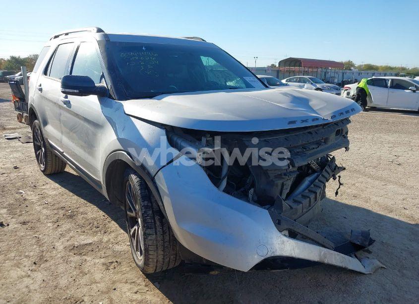 2015 Ford Explorer XLT (VIN 1FM5K7D81FGC24026) main photo