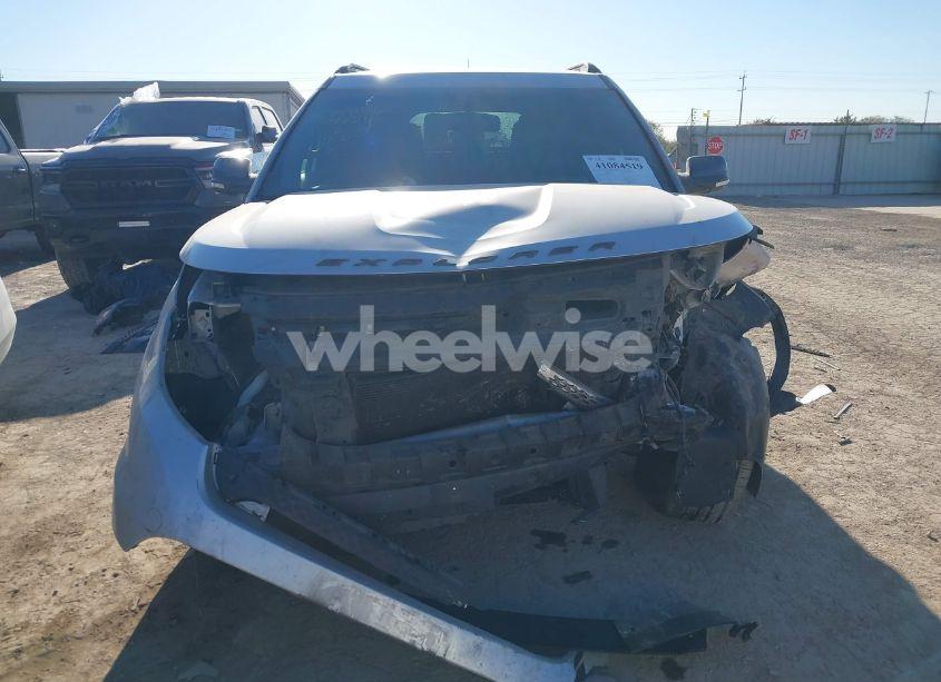 Photo 13 of 2015 Ford Explorer XLT (VIN 1FM5K7D81FGC24026)