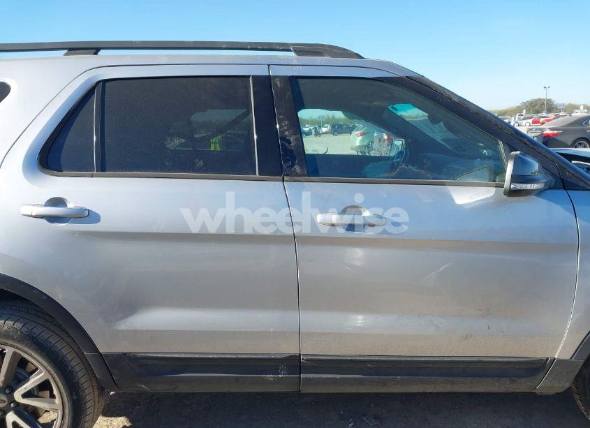 Photo 14 of 2015 Ford Explorer XLT (VIN 1FM5K7D81FGC24026)