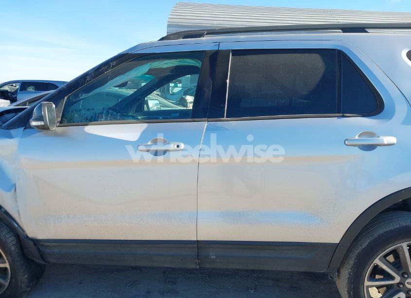 Photo 15 of 2015 Ford Explorer XLT (VIN 1FM5K7D81FGC24026)