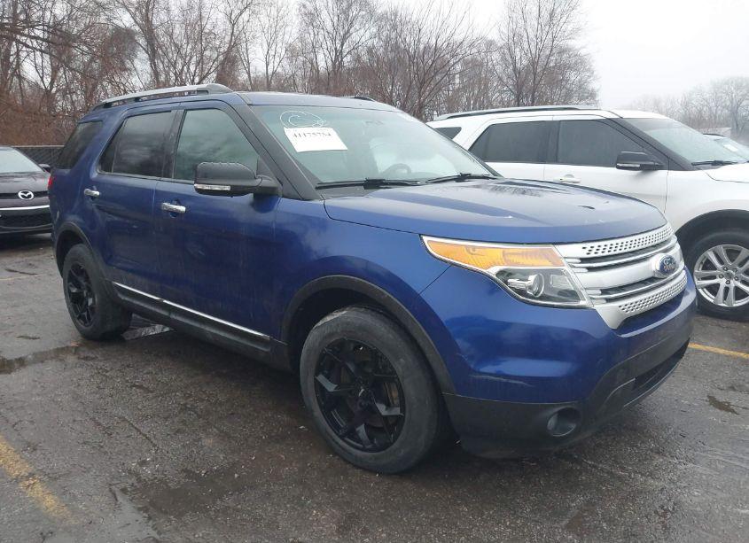 2015 Ford Explorer XLT (VIN 1FM5K7D81FGC42073) main photo