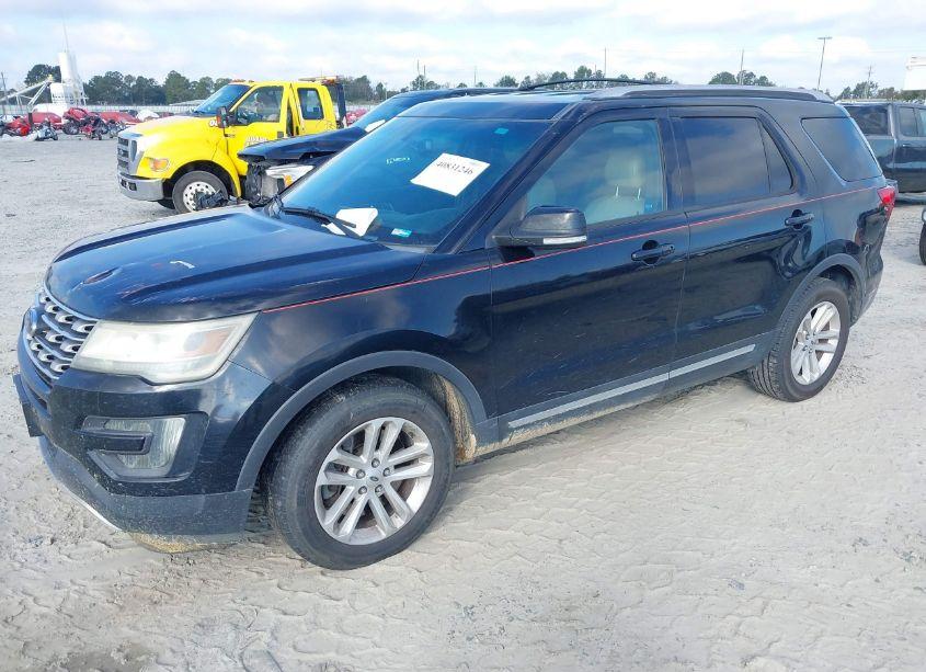 Photo 2 of 2016 Ford Explorer XLT (VIN 1FM5K7D81GGA23146)