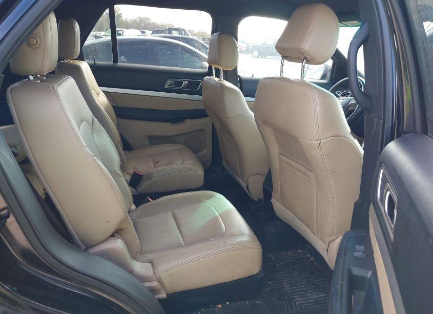 Photo 8 of 2016 Ford Explorer XLT (VIN 1FM5K7D81GGA23146)