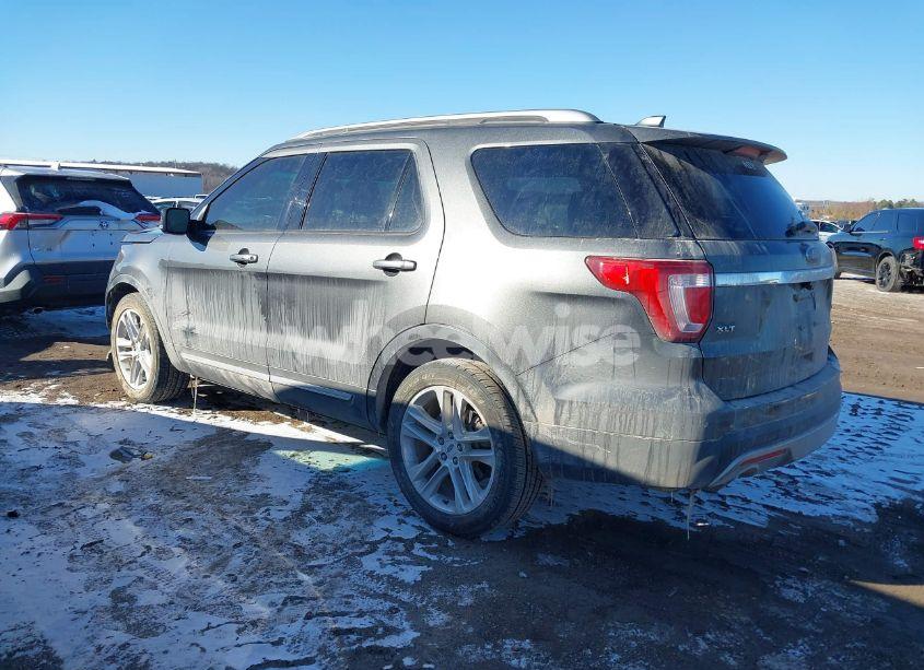 Photo 3 of 2016 Ford Explorer XLT (VIN 1FM5K7D81GGA61850)