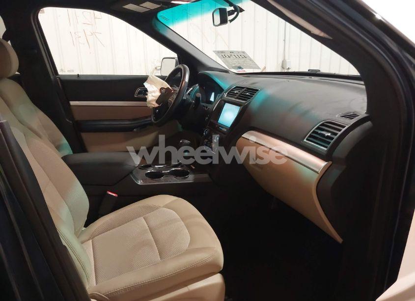 Photo 5 of 2016 Ford Explorer XLT (VIN 1FM5K7D81GGB53167)