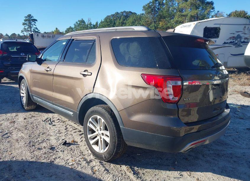 Photo 3 of 2016 Ford Explorer XLT (VIN 1FM5K7D81GGB58336)