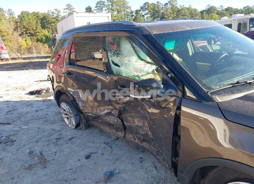 Photo 6 of 2016 Ford Explorer XLT (VIN 1FM5K7D81GGB58336)