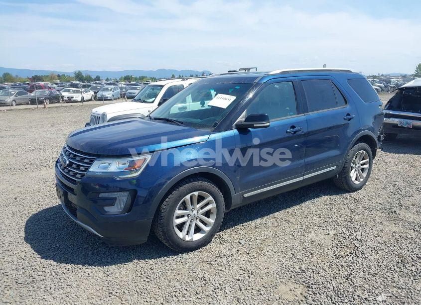 Photo 2 of 2017 Ford Explorer XLT (VIN 1FM5K7D81HGB46026)