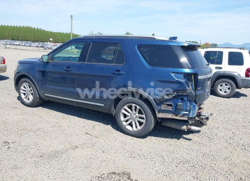 Photo 3 of 2017 Ford Explorer XLT (VIN 1FM5K7D81HGB46026)