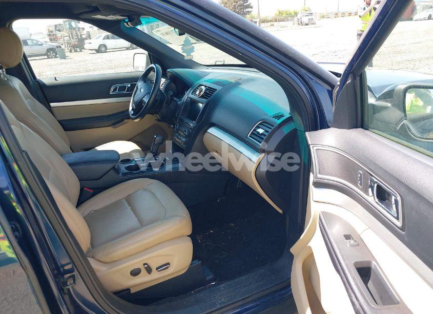 Photo 5 of 2017 Ford Explorer XLT (VIN 1FM5K7D81HGB46026)