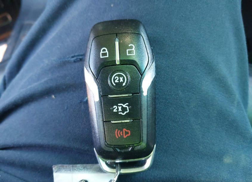 Photo 11 of 2017 Ford Explorer XLT (VIN 1FM5K7D81HGB58984)