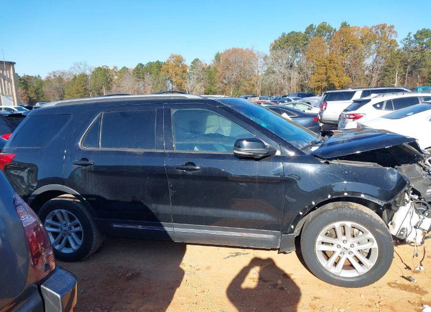 Photo 13 of 2017 Ford Explorer XLT (VIN 1FM5K7D81HGB58984)