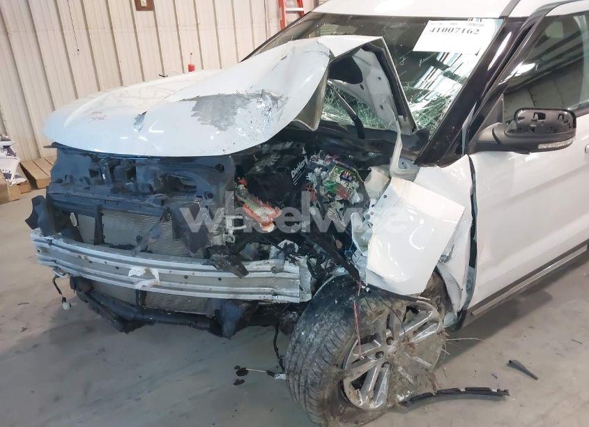 Photo 6 of 2017 Ford Explorer XLT (VIN 1FM5K7D81HGD51815)