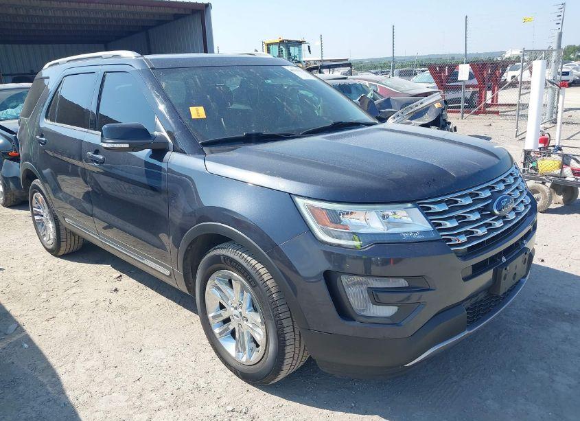 2017 Ford Explorer XLT (VIN 1FM5K7D81HGD86502) main photo