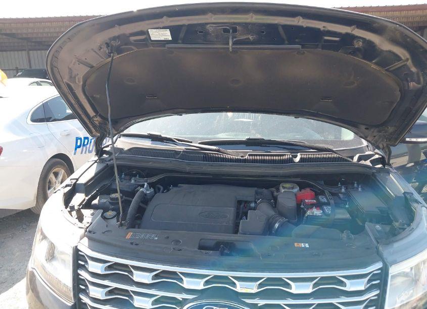 Photo 10 of 2017 Ford Explorer XLT (VIN 1FM5K7D81HGD86502)