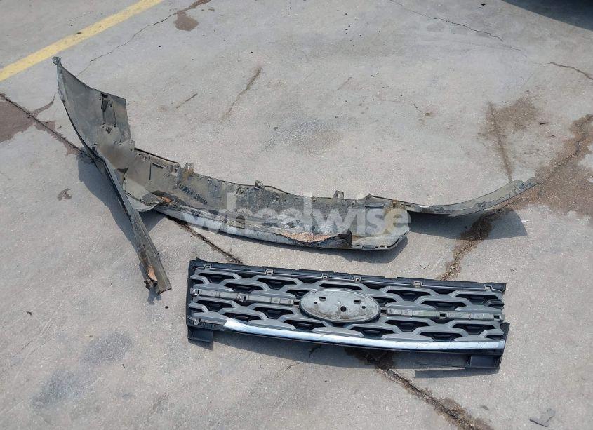 Photo 12 of 2018 Ford Explorer XLT (VIN 1FM5K7D81JGA97433)