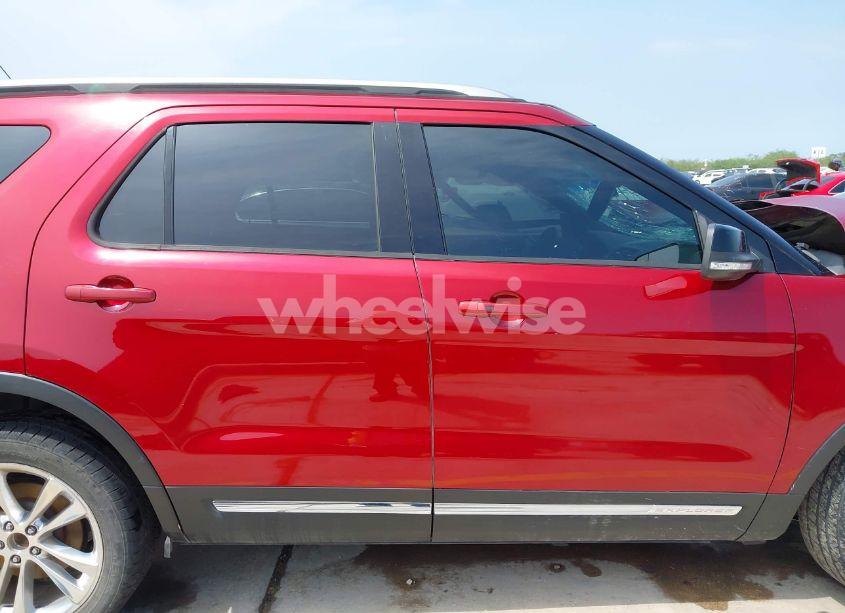 Photo 14 of 2018 Ford Explorer XLT (VIN 1FM5K7D81JGA97433)