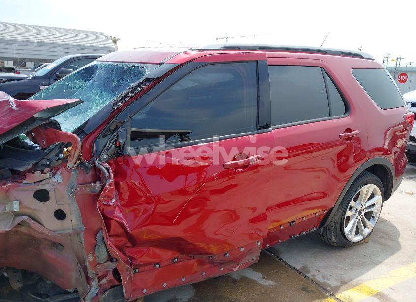 Photo 18 of 2018 Ford Explorer XLT (VIN 1FM5K7D81JGA97433)