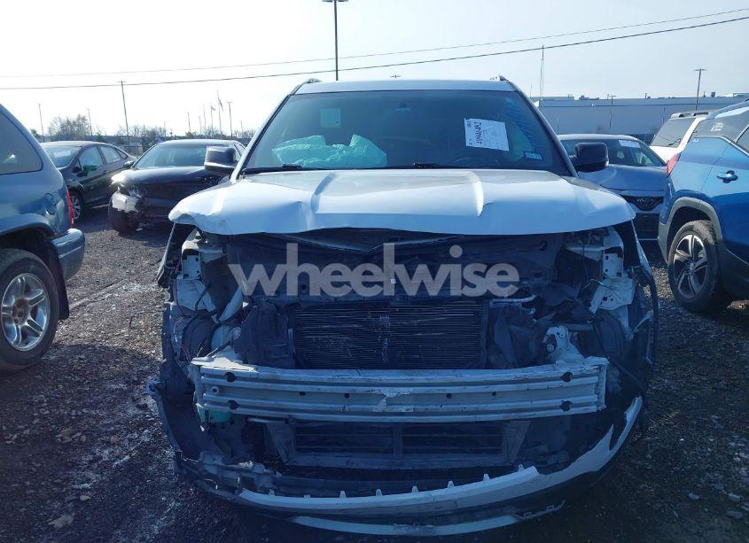 Photo 12 of 2018 Ford Explorer XLT (VIN 1FM5K7D81JGC48402)