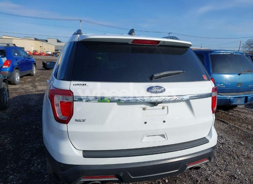 Photo 16 of 2018 Ford Explorer XLT (VIN 1FM5K7D81JGC48402)