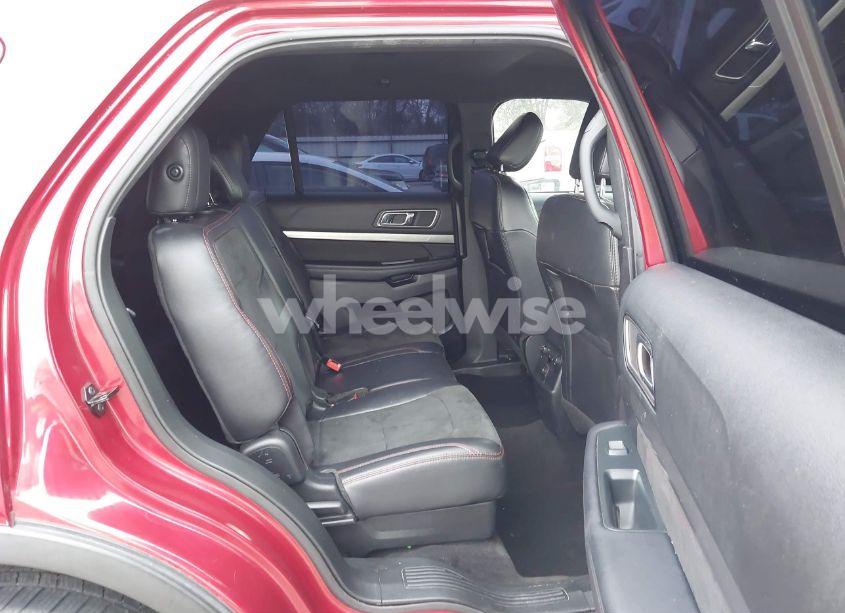 Photo 8 of 2019 Ford Explorer XLT (VIN 1FM5K7D81KGA22023)