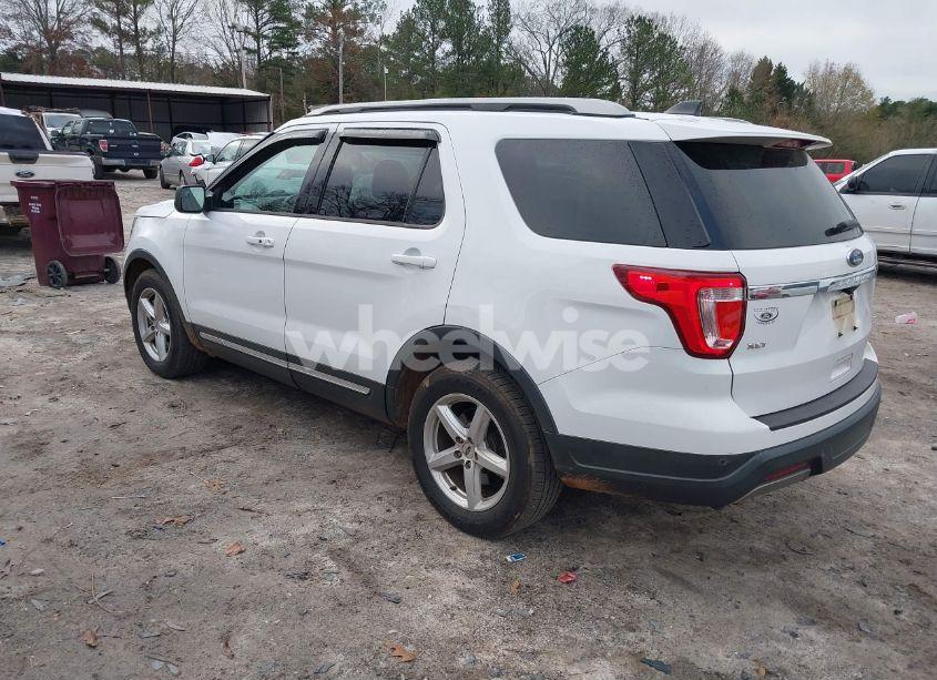Photo 3 of 2019 Ford Explorer XLT (VIN 1FM5K7D81KGA36021)