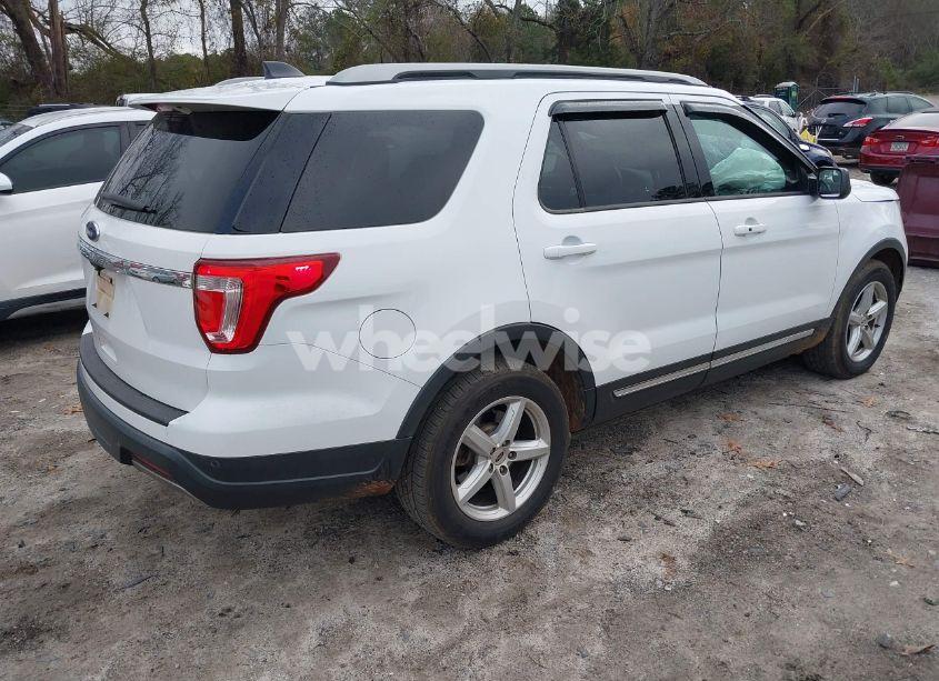 Photo 4 of 2019 Ford Explorer XLT (VIN 1FM5K7D81KGA36021)