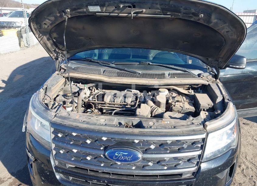 Photo 10 of 2019 Ford Explorer XLT (VIN 1FM5K7D81KGA71738)