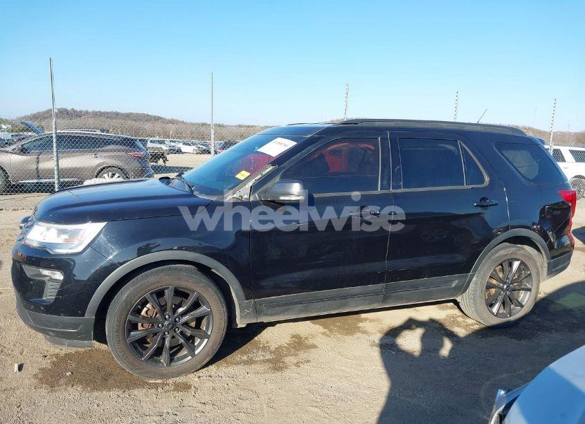 Photo 14 of 2019 Ford Explorer XLT (VIN 1FM5K7D81KGA71738)