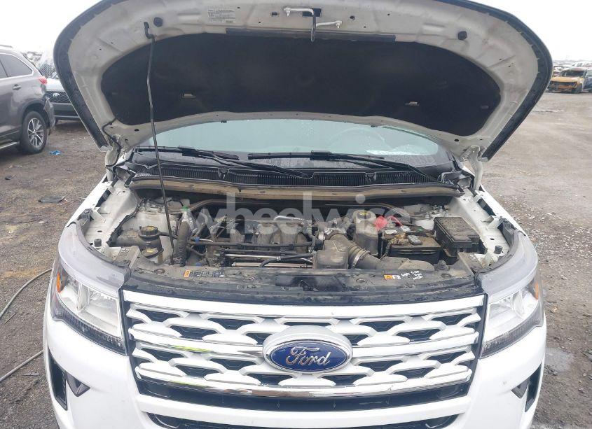 Photo 10 of 2019 Ford Explorer XLT (VIN 1FM5K7D81KGA84196)