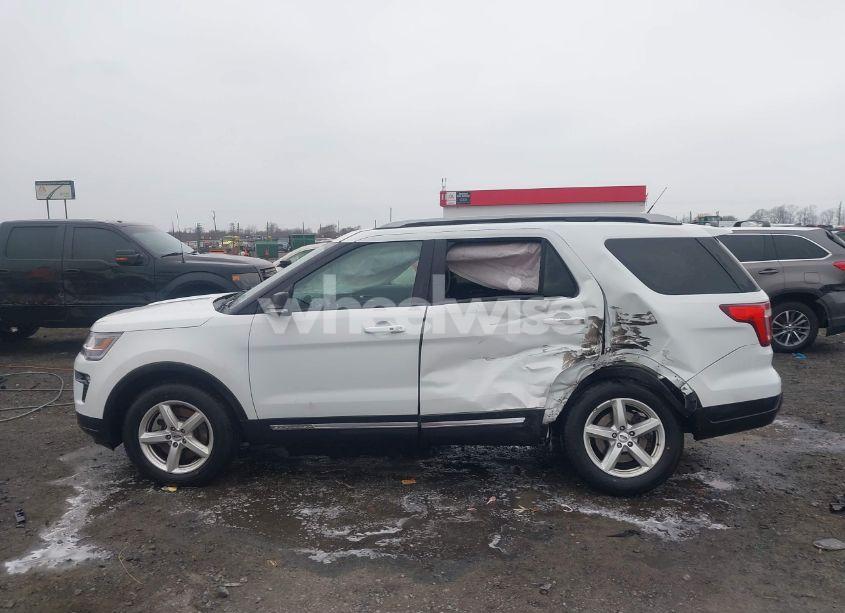 Photo 14 of 2019 Ford Explorer XLT (VIN 1FM5K7D81KGA84196)