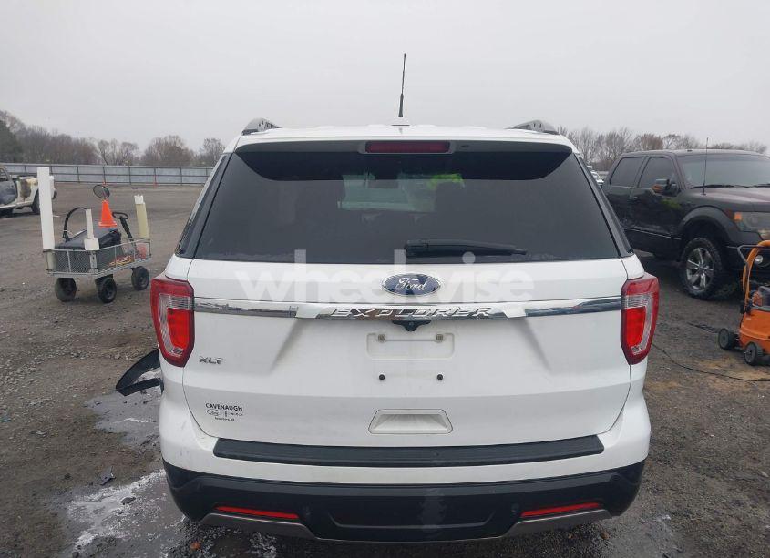 Photo 16 of 2019 Ford Explorer XLT (VIN 1FM5K7D81KGA84196)