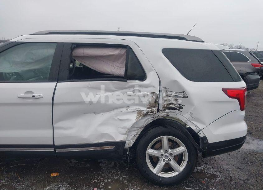 Photo 6 of 2019 Ford Explorer XLT (VIN 1FM5K7D81KGA84196)