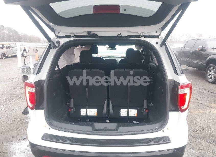 Photo 8 of 2019 Ford Explorer XLT (VIN 1FM5K7D81KGA84196)