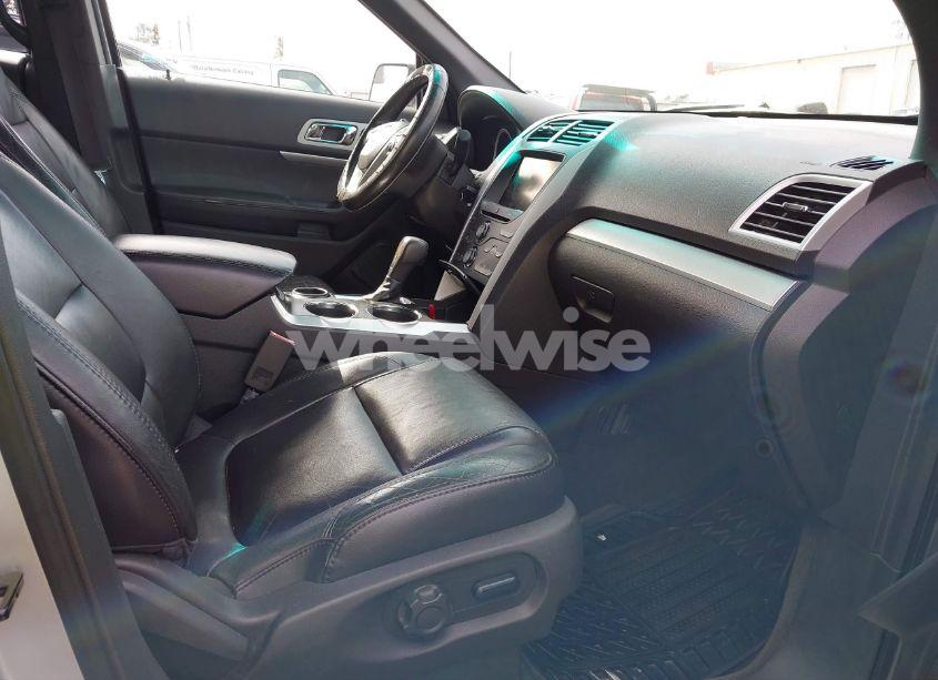 Photo 5 of 2013 Ford Explorer XLT (VIN 1FM5K7D82DGA57835)