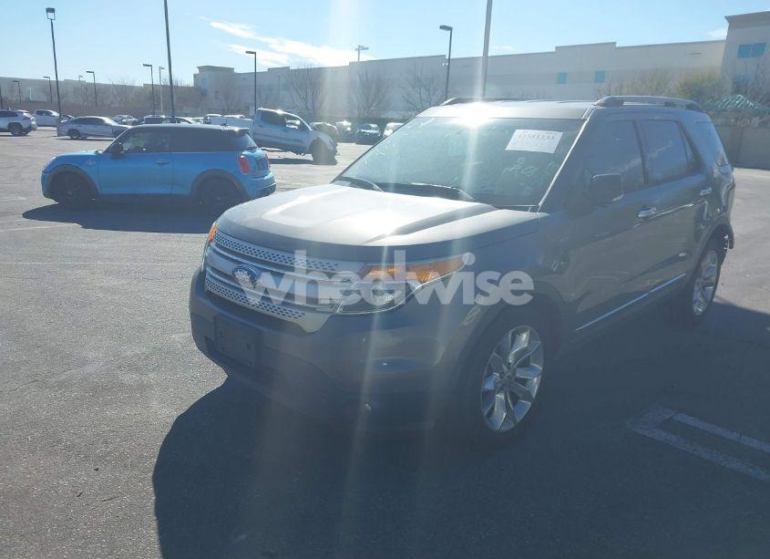 Photo 2 of 2014 Ford Explorer XLT (VIN 1FM5K7D82EGA54774)