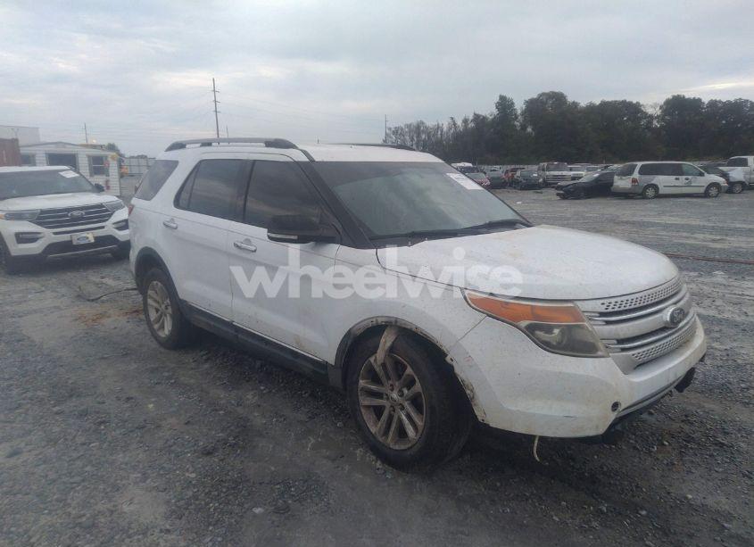 2014 Ford Explorer XLT (VIN 1FM5K7D82EGA57867) main photo