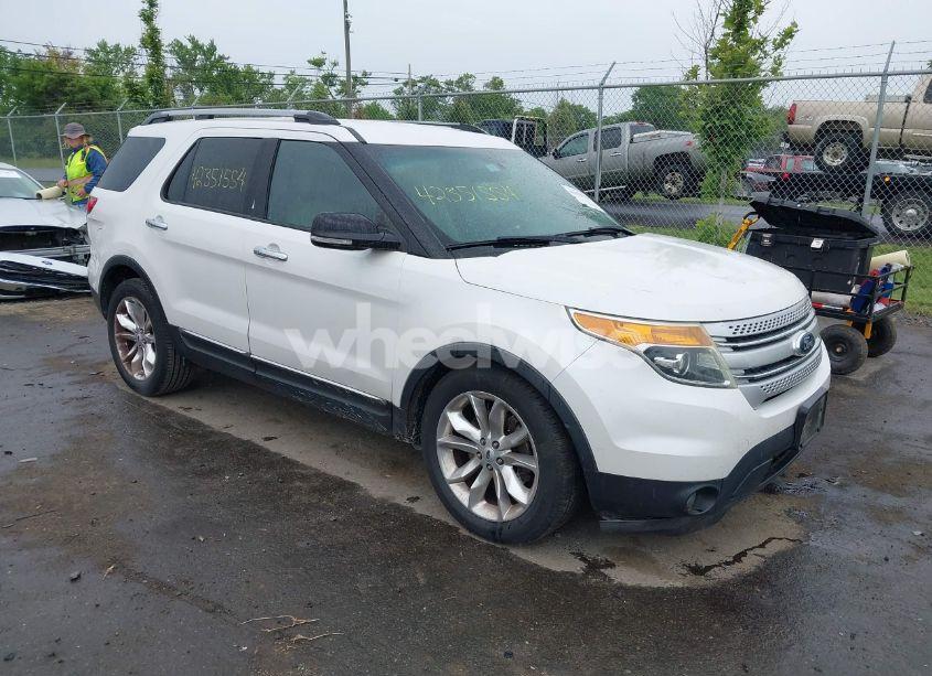 2014 Ford Explorer XLT (VIN 1FM5K7D82EGC57549) main photo
