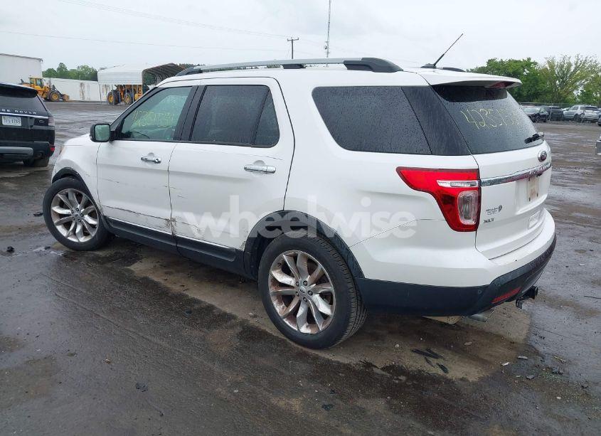 Photo 3 of 2014 Ford Explorer XLT (VIN 1FM5K7D82EGC57549)