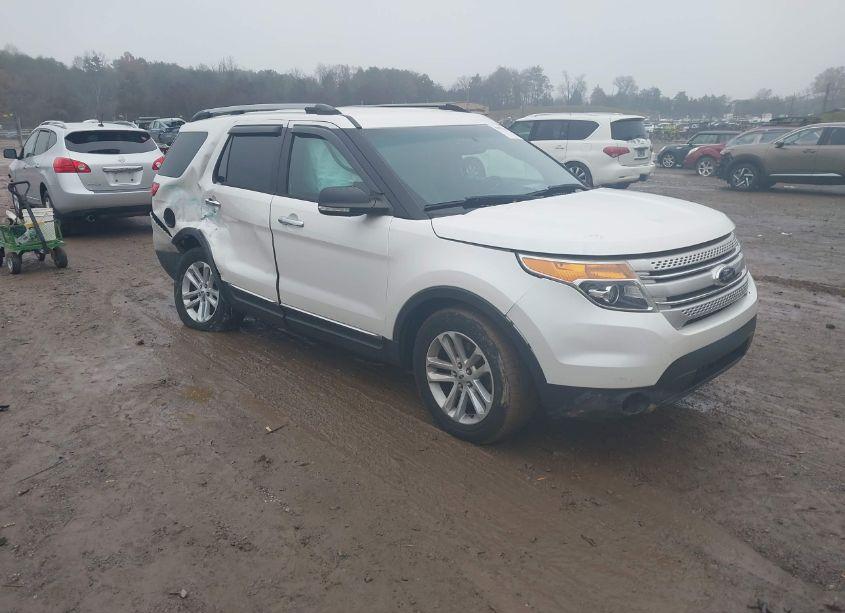 2015 Ford Explorer XLT (VIN 1FM5K7D82FGA68062) main photo