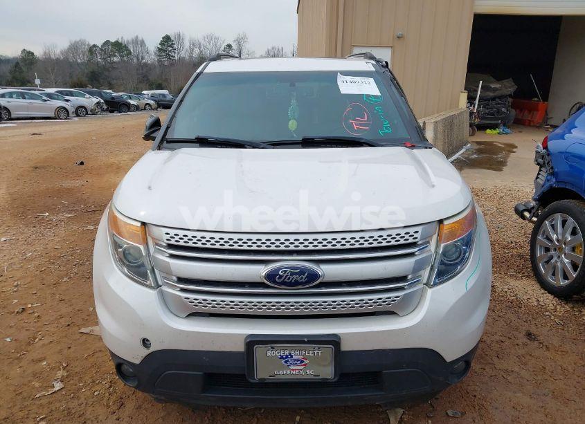 Photo 12 of 2015 Ford Explorer XLT (VIN 1FM5K7D82FGB48915)