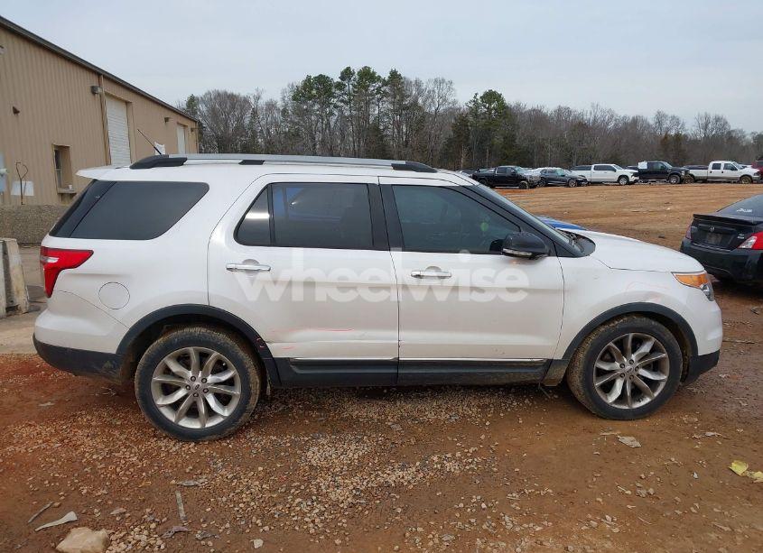 Photo 13 of 2015 Ford Explorer XLT (VIN 1FM5K7D82FGB48915)