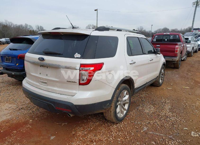 Photo 4 of 2015 Ford Explorer XLT (VIN 1FM5K7D82FGB48915)